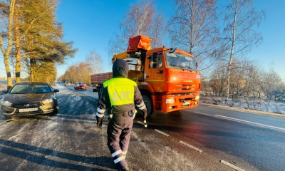 Сотрудники Управления Госавтоинспекции по Санкт-Петербургу и Ленинградской области оказывают практическую помощь своим коллегам в Гатчинском районе