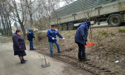 Порядок территории напротив дома 17 по ул. Чкалова