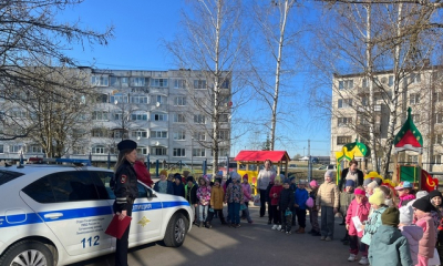 «Декада безопасности» занятие по ПДД для воспитанников Детского сада № 32 д.Пудомяги