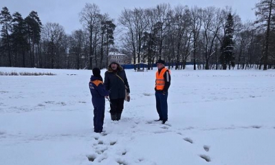 Выход на лёд водоемов запрещён и крайне опасен!