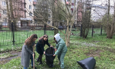 Сотрудники Коммунаровской школы искусств вышли на субботник
