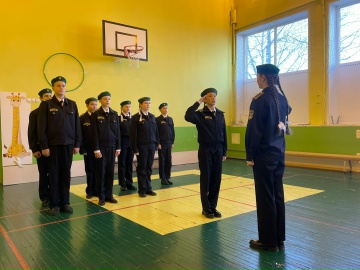 Статен в строю, силен в бою