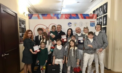 Многодетные семьи Гатчинского округа получили знаки отличия Ленинградской области!