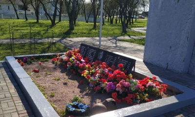 Работы по благоустройству братского захоронения в д.М.Верево
